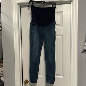 Maternity skinny jeans. Size medium.